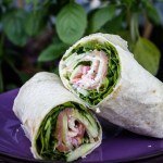 Wrapy z&nbsp;wędzonym łososiem i&nbsp;rukolą